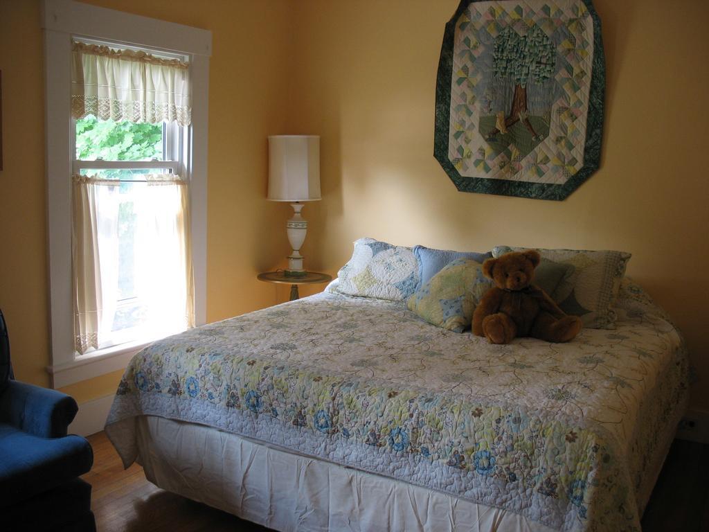 Hugging Bear Inn Bellows Falls Dış mekan fotoğraf