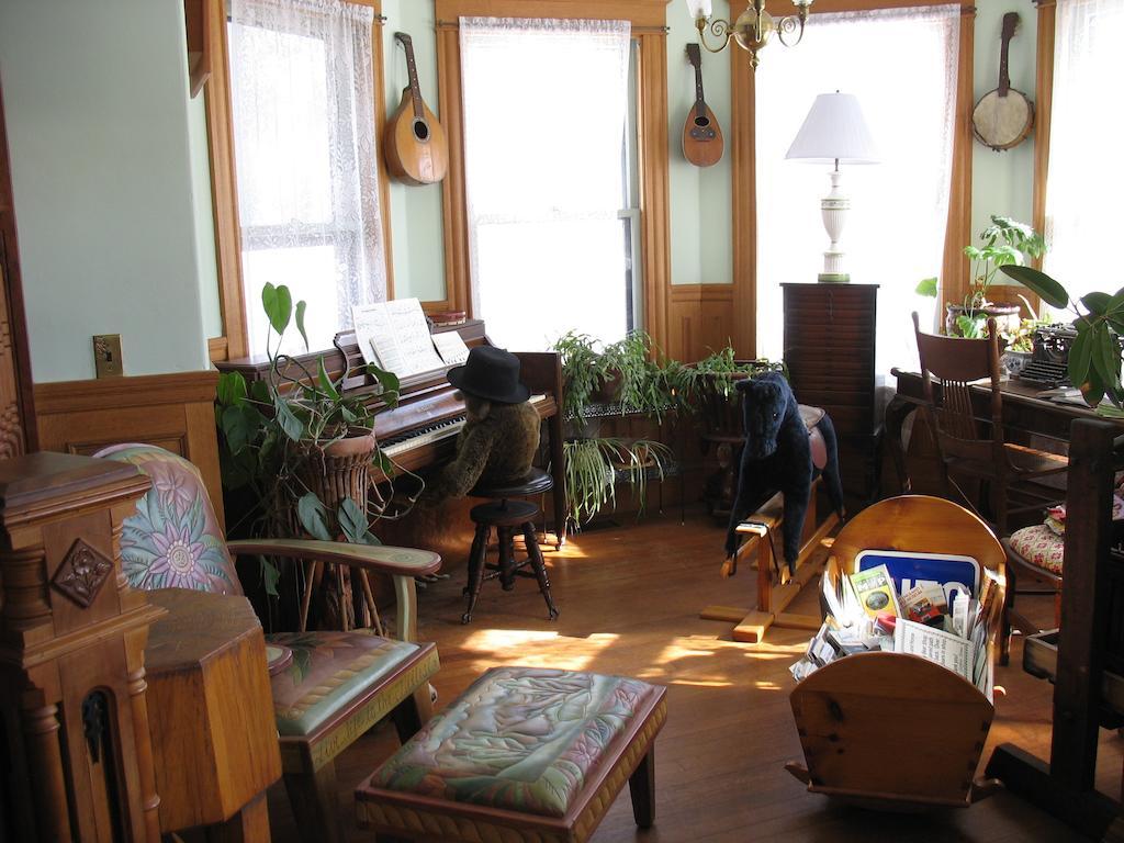 Hugging Bear Inn Bellows Falls Dış mekan fotoğraf