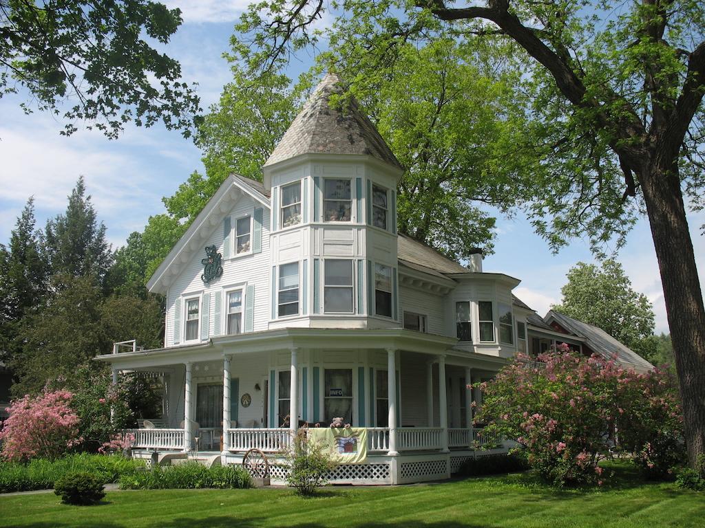 Hugging Bear Inn Bellows Falls Dış mekan fotoğraf